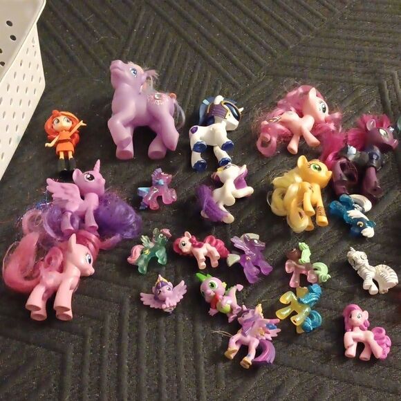 Little Pony - Picture 3 of 3